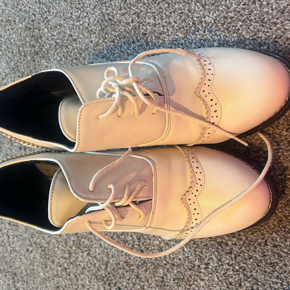 Stylish White Lace-Up Brogues